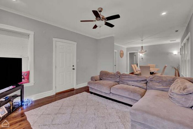 Foto del edificio - 5728 W Melrose St