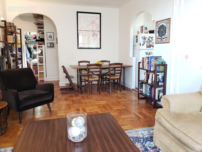 Foto del edificio - 766 Brady Ave