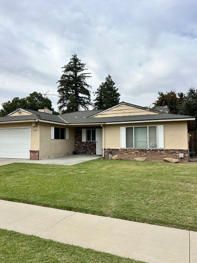Building Photo - Single Family Home