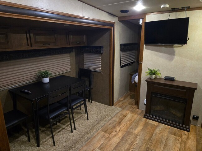 Foto del edificio - 14216 County Rd 455