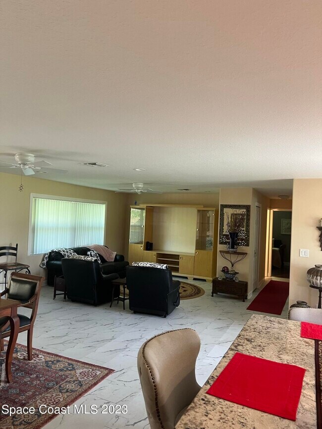 Foto del edificio - 2526 Sellers Ln