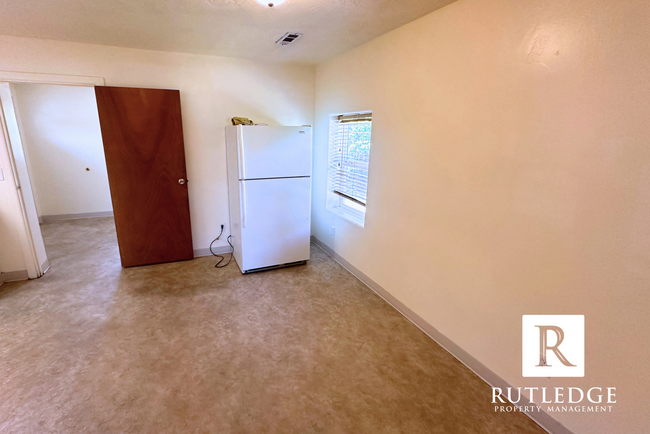 Foto del edificio - 3 Bedroom House in Central Point!