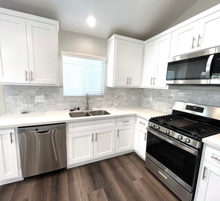 Foto principal - 14705 Saticoy St