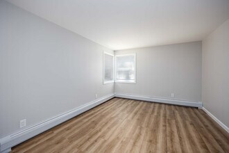 Building Photo - Glenora Gardens