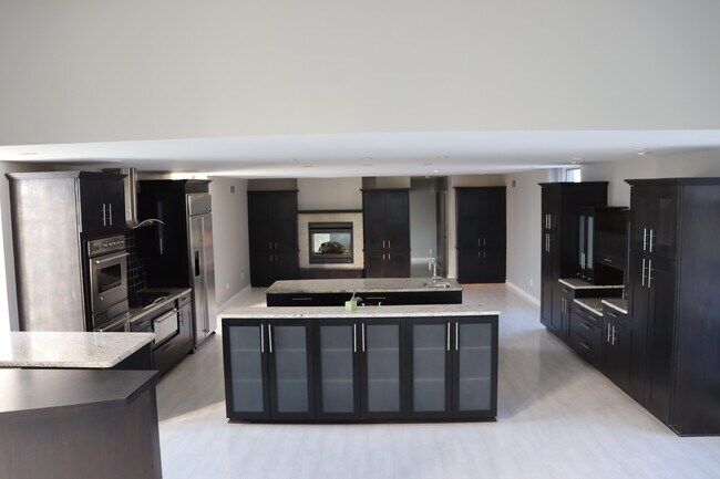 Kitchen - 615 W 9 Mile Rd
