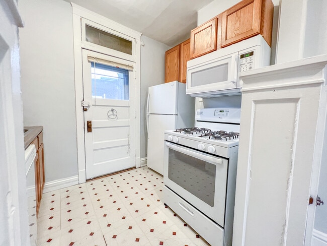 Building Photo - 3949 N Hoyne Ave