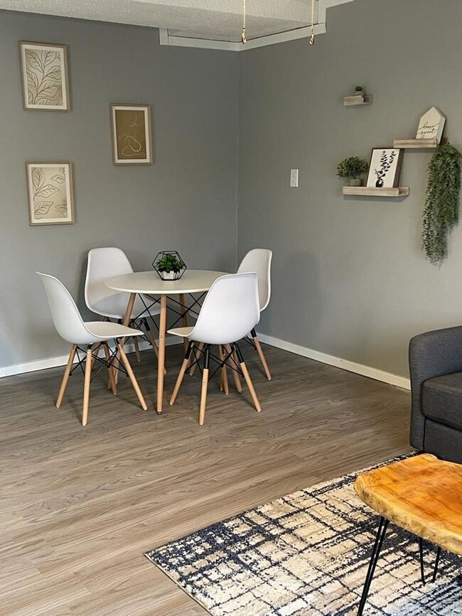 Foto del edificio - 127 Clearfield St