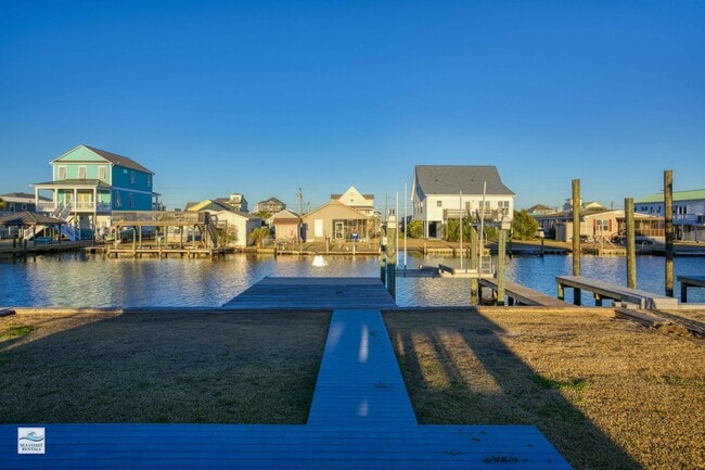 Building Photo - FURNISHED OFF-SEASON SHORT TERM RENTAL (UT...