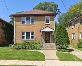 Building Photo - 907 14th St