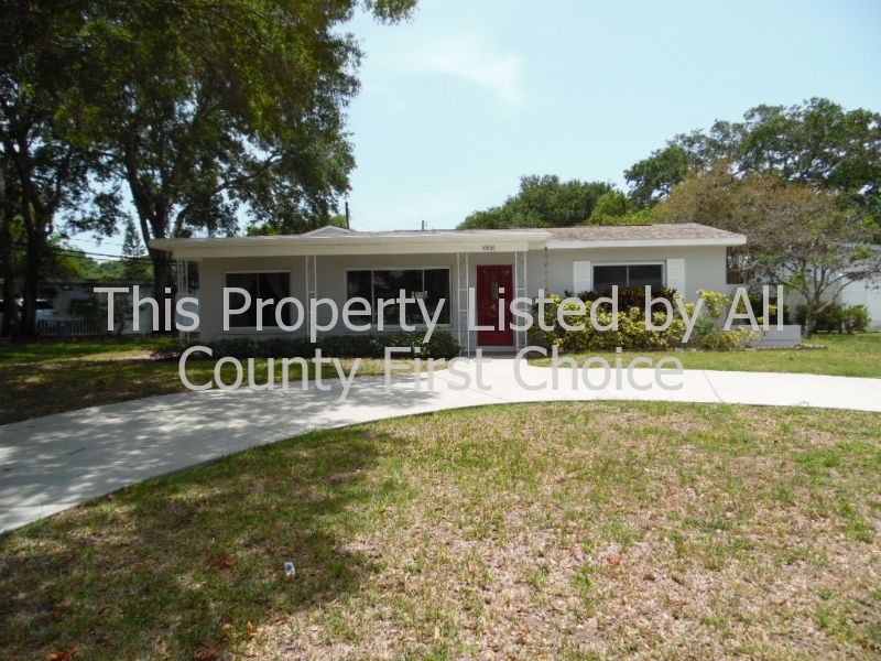 Foto principal - 10880 Village Green Ave