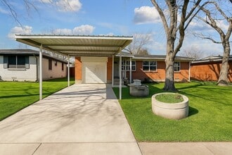 Building Photo - 1729 Longview St