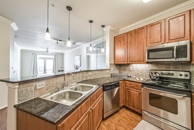 Building Photo - 1711 Old Spanish Trl