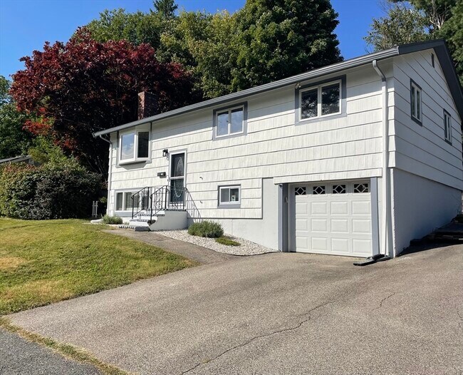 Building Photo - 15 Marlton Dr