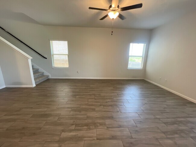 Foto del edificio - Room in Single Family Home on Spinnaker Loop