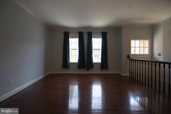 Foto del edificio - 8027 Merry Oaks Ct