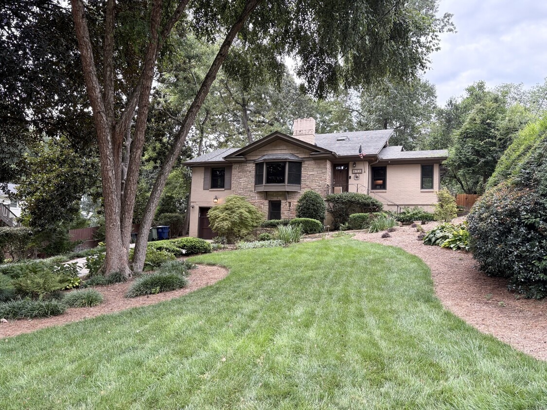 Photo - 654 Upton Rd NW (Atlanta, GA)