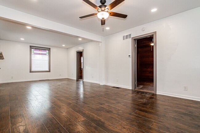 Foto del edificio - Single Family Home