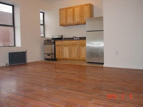 Building Photo - 570 Clinton Ave