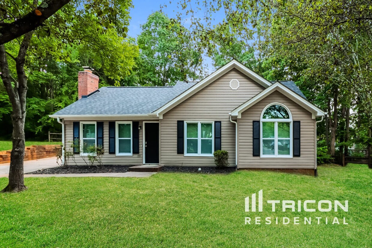 Primary Photo - 12500 Levins Hall Road Huntersville NC