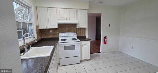 Building Photo - 10 Gardenbrook Ln