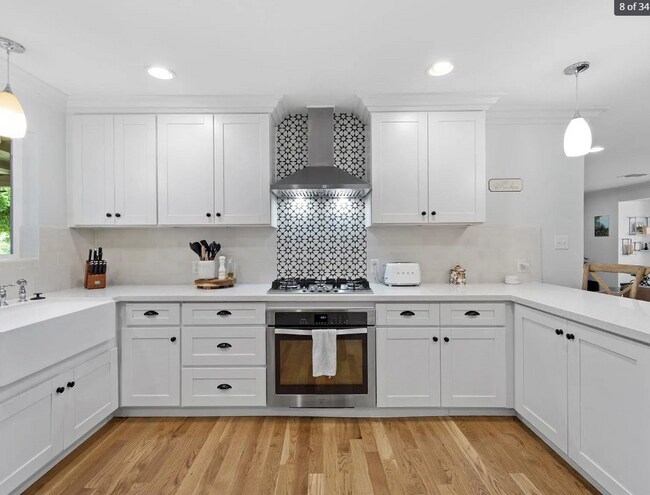 Foto del edificio - 821 E Rose Ln