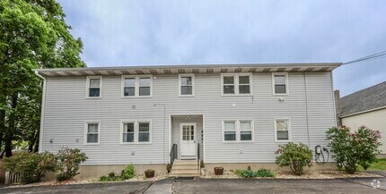 Building Photo - 31 Springview Ave