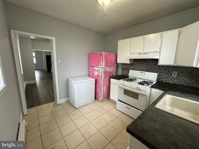 Foto del edificio - 1948 E Monmouth St