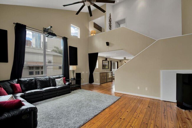 Foto del edificio - 1222 Crosby St