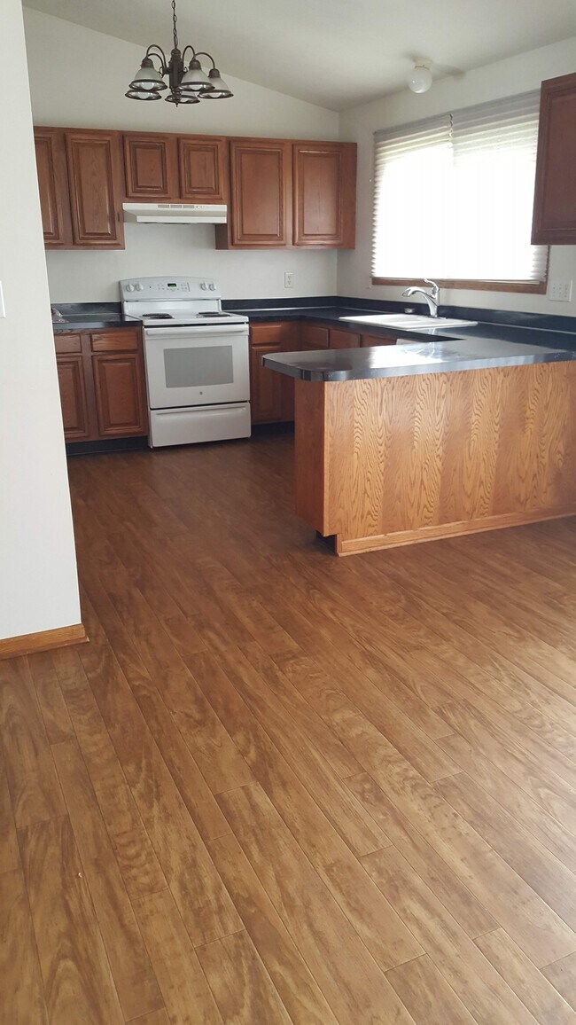 Kitchen - 5100 S 78th St