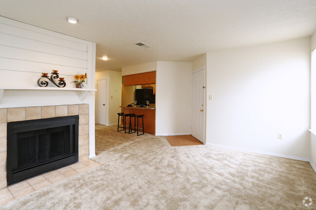 Chippendale-Living Room - Chestnut Ridge Apartments