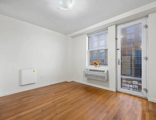 Foto del edificio - 144-38-138 35th Ave