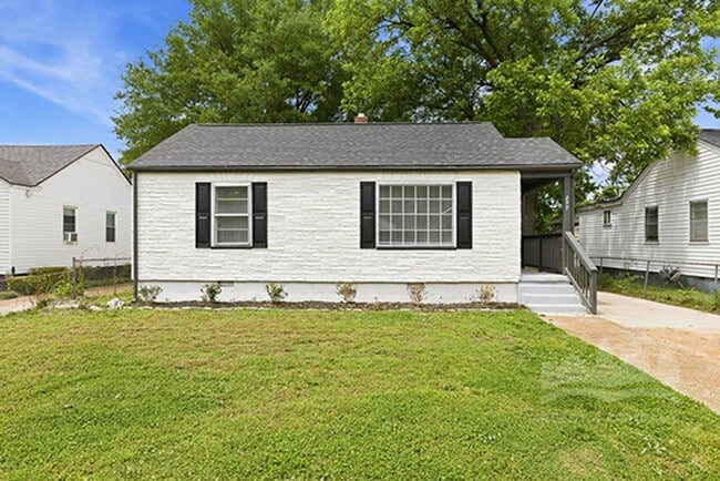 Building Photo - 297 Eastview St