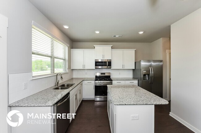 Foto del edificio - 389 Black Thorn Ln