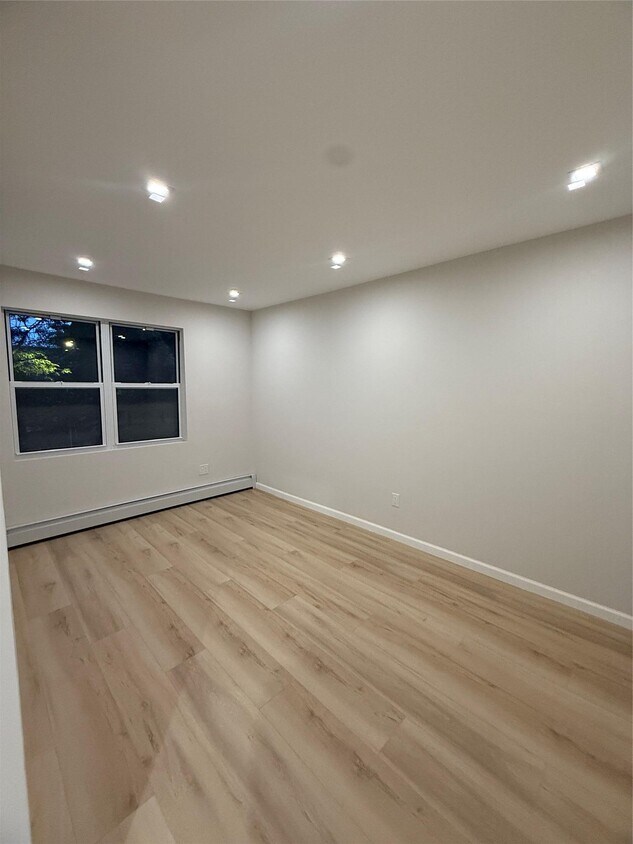 Foto del edificio - 110-23 172nd St