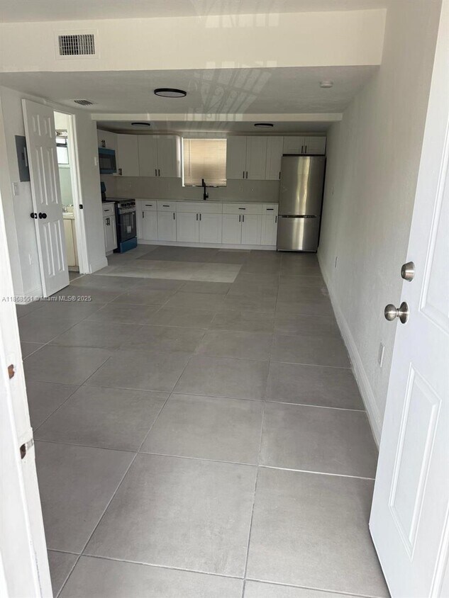 Foto principal - 2291 W 53rd Pl