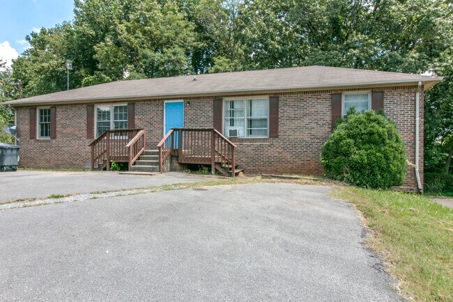 Building Photo - 103 Bennett Dr