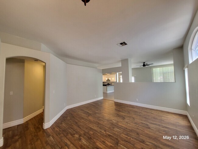 Foto del edificio - 10124 Hill Country Ave