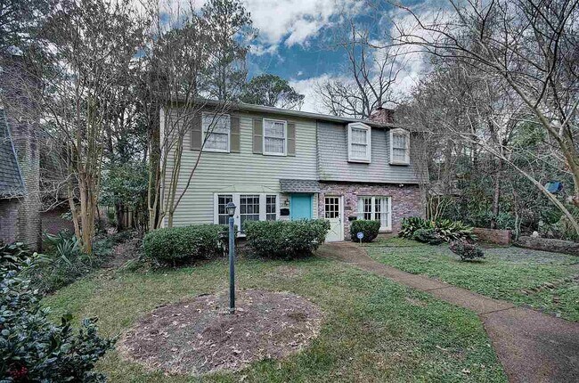 Building Photo - 1233 Linden Pl
