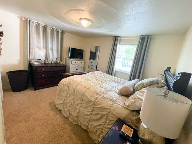 Foto del edificio - 343 Whitestown Rd