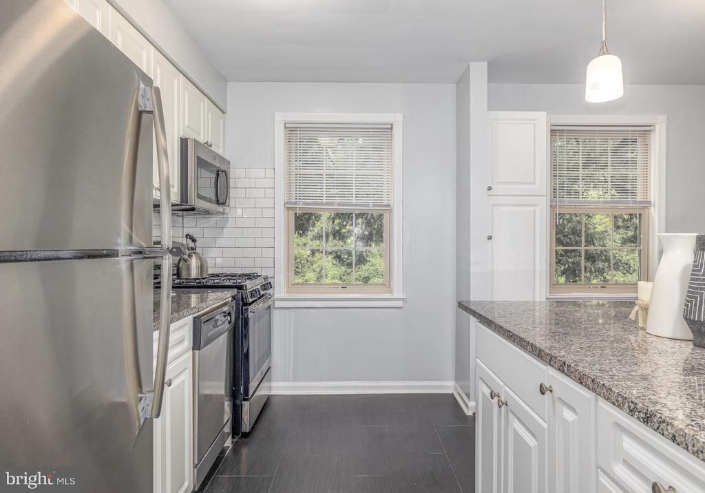 150 E Wynnewood Rd Unit 2B03A, Wynnewood, PA 19096 Apartment for