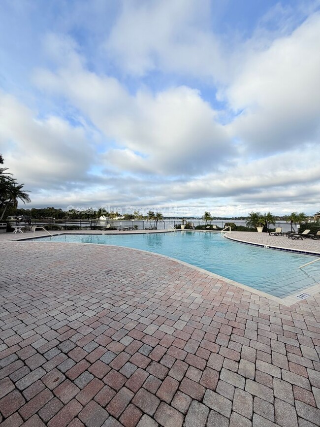 Building Photo - 13759 Orange Sunset Dr