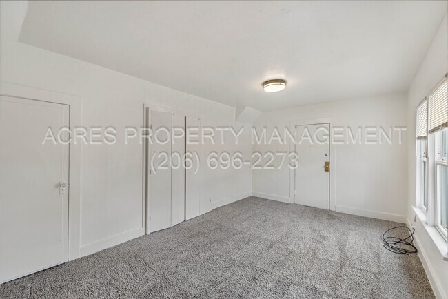 Building Photo - 814 E 34th St
