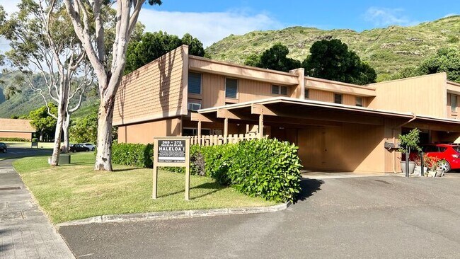 Building Photo - 375A Haleloa Pl