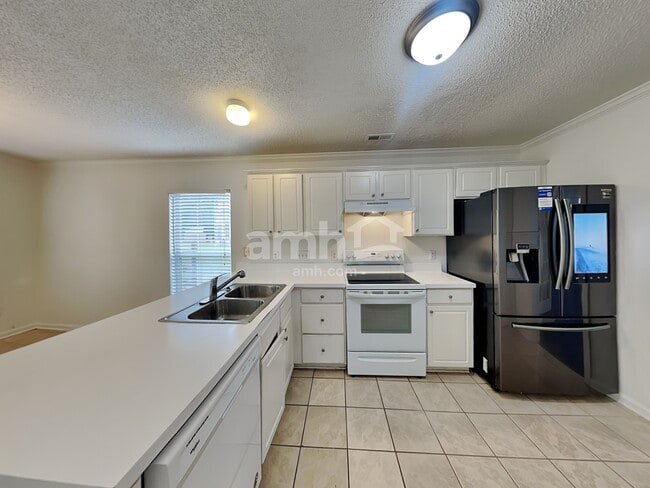 Building Photo - 8401 Redstone View Dr