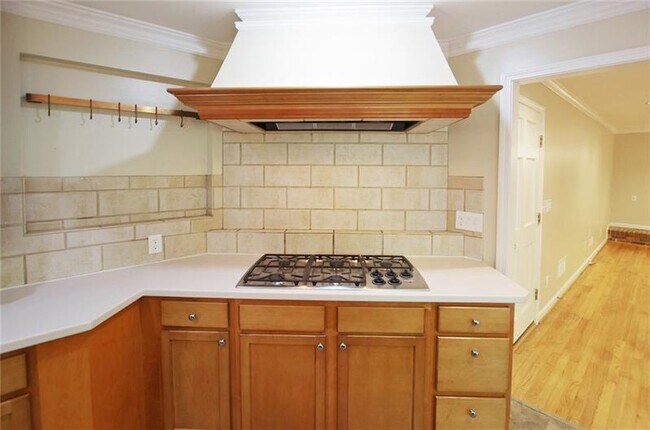 Foto del edificio - 5068 Vernon Oaks Dr