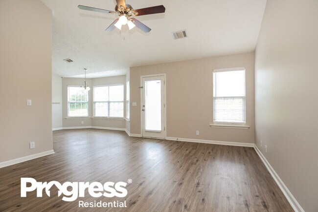 Building Photo - 106 Lyndhurst Dr