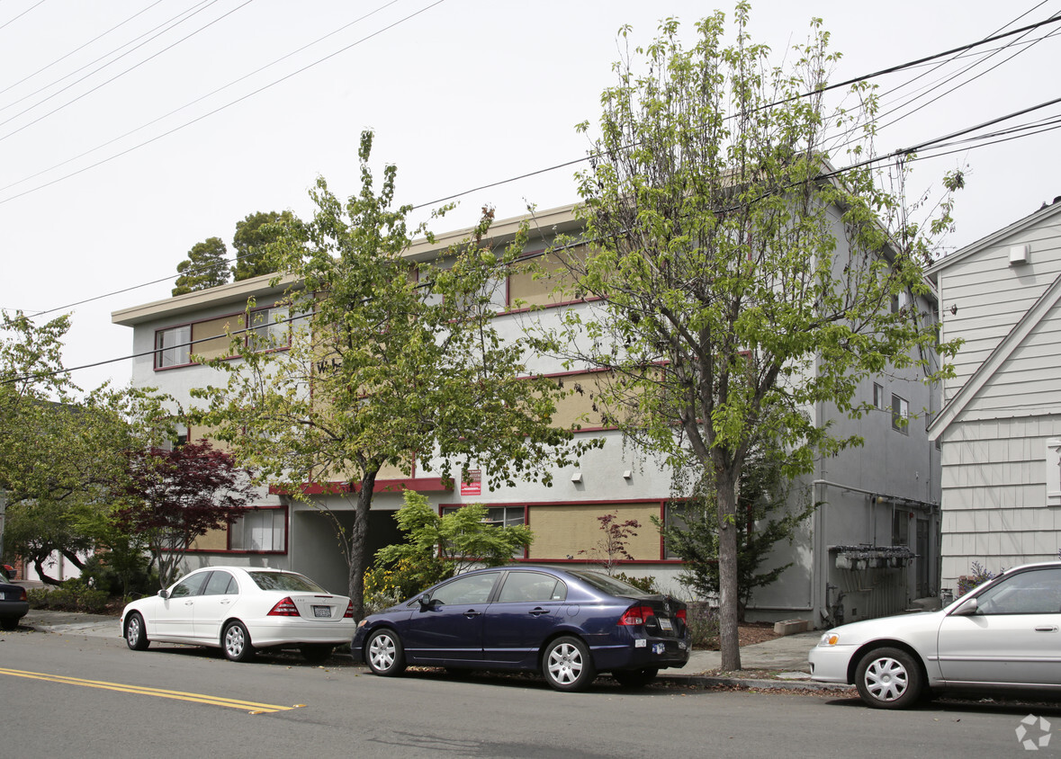 Primary Photo - Webster Poolside Apartments