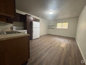 Building Photo - 1602 Brookside Dr