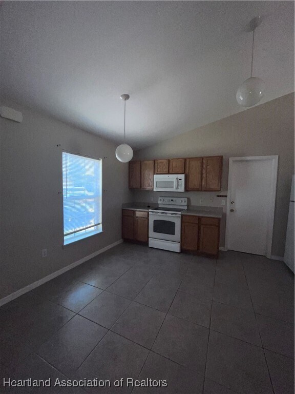 Building Photo - 4630 Tarrega St
