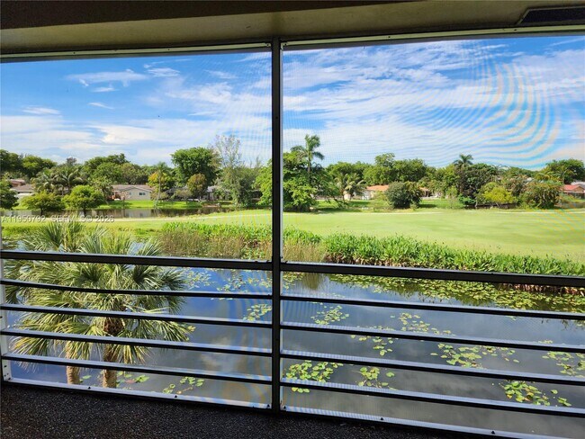 Foto del edificio - 2451 SW 82nd Ave